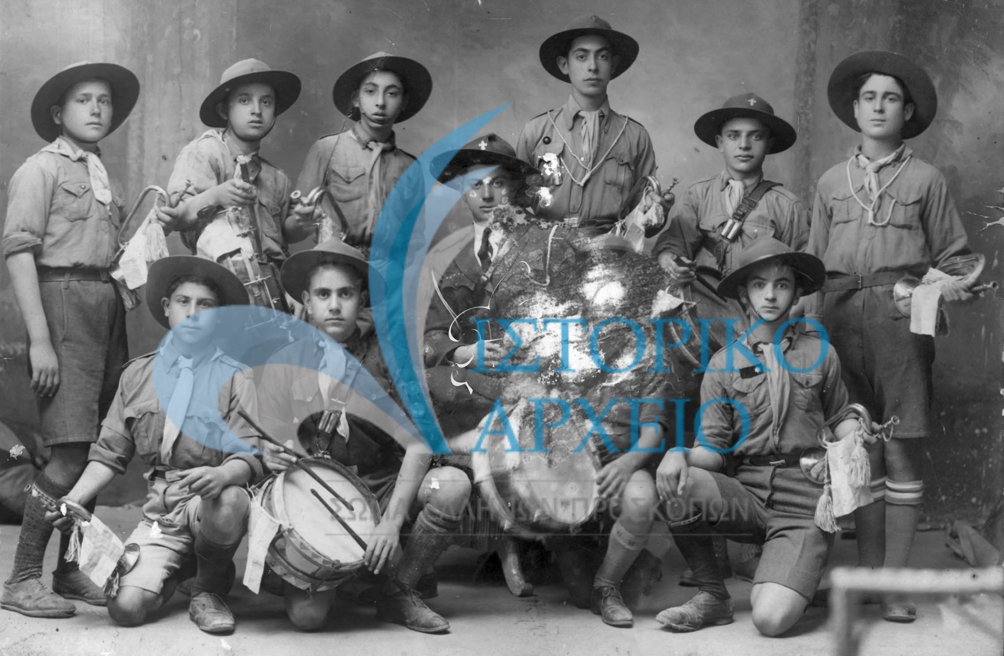 Προσκοπική ομάδα της Μυτιλήνης το 1932.