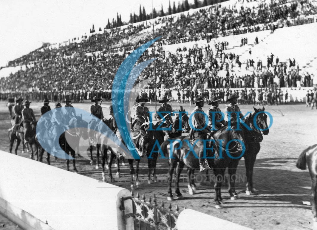 Προσκοπική ιππική ομάδα κατά την επίδειξη στο Στάδιο το 1926.