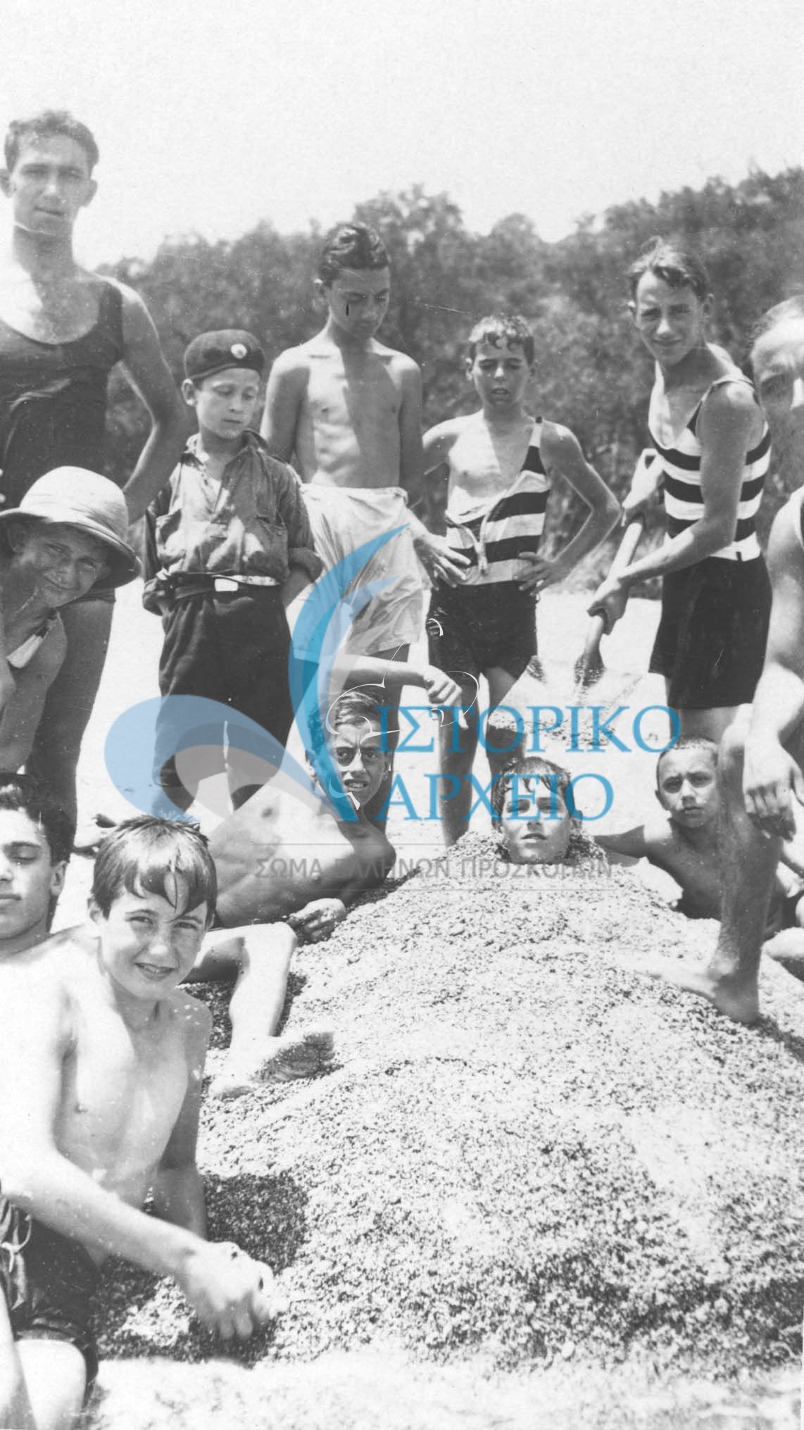 Η 2η Ομάδα προσκόπων Κέρκυρας σε  διήμερη  εκδρομή στα Μωραΐτικα στις 6 και 7 Ιουλίου 1929.