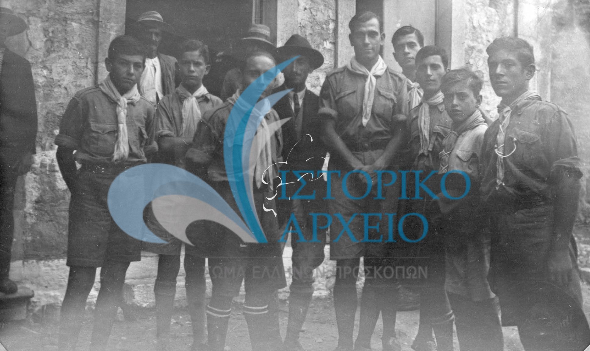 H 2η Ομάδα Προσκόπων Κερκύρας σε  3ήμερη εκδρομή στο Καρουσκάδιου από τις 24 μέχρι τις 26 Αυγούστου του 1929.