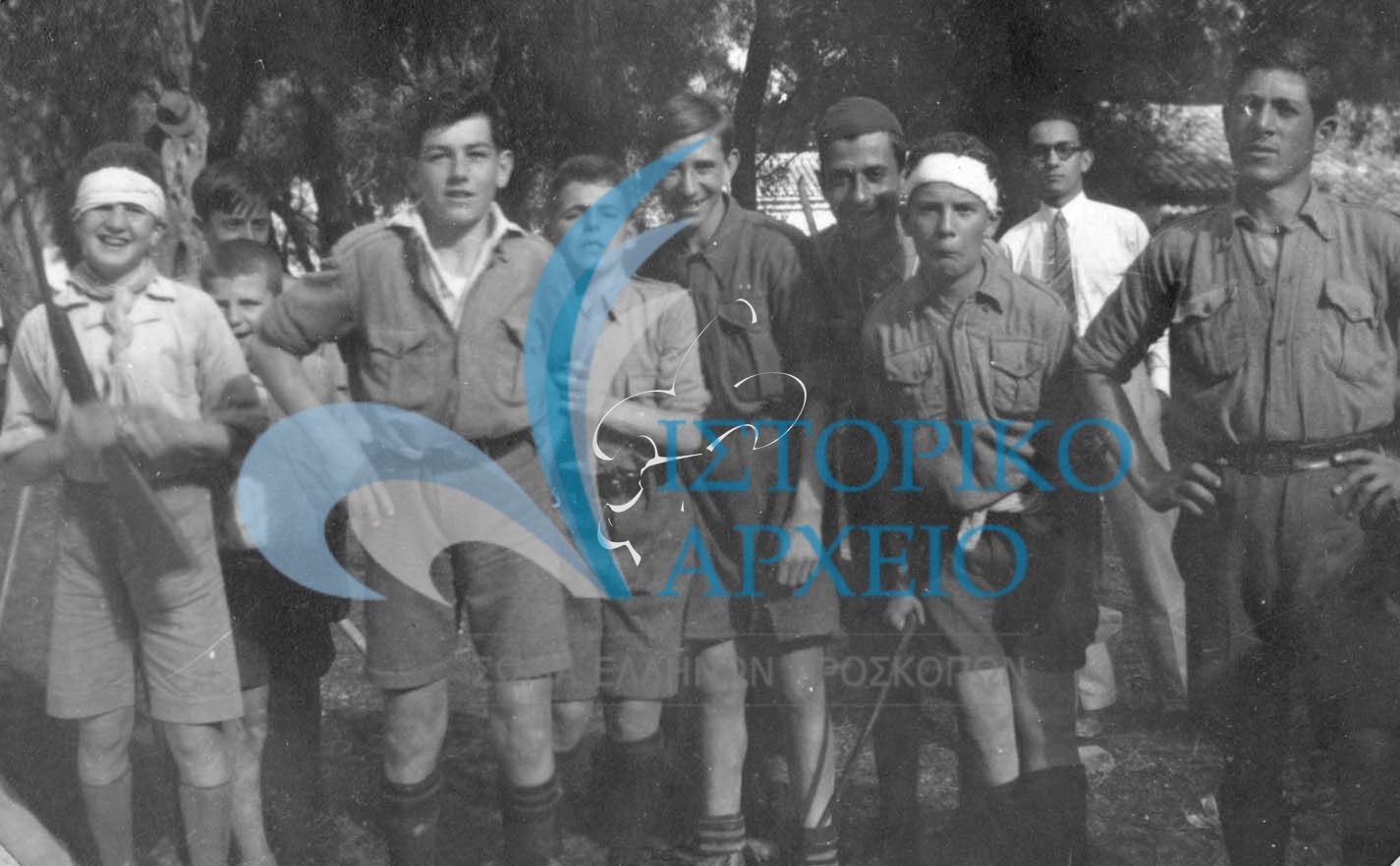 Ημερήσια εκδρομή των προσκόπων Κέρκυρας στις Μπενίτσες τη Καθαρά Δευτέρα του 1930.