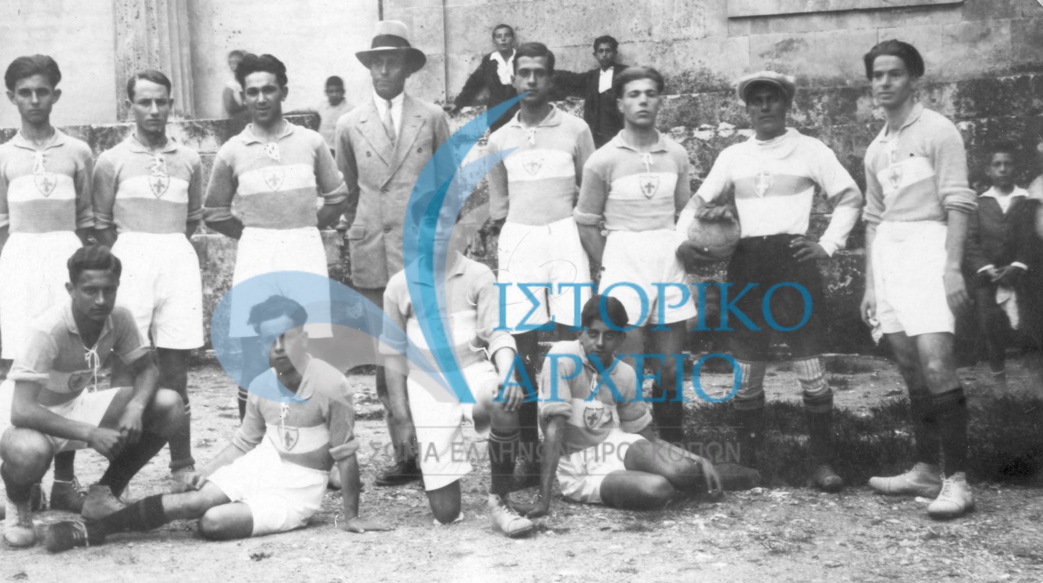 Η ποδοσφαιρική συνάντηση της Κέρκυρας σε συνάντηση με αντίστοιχη ομάδα που έφερε ισοπαλία τον Ιούνιο του 1930.