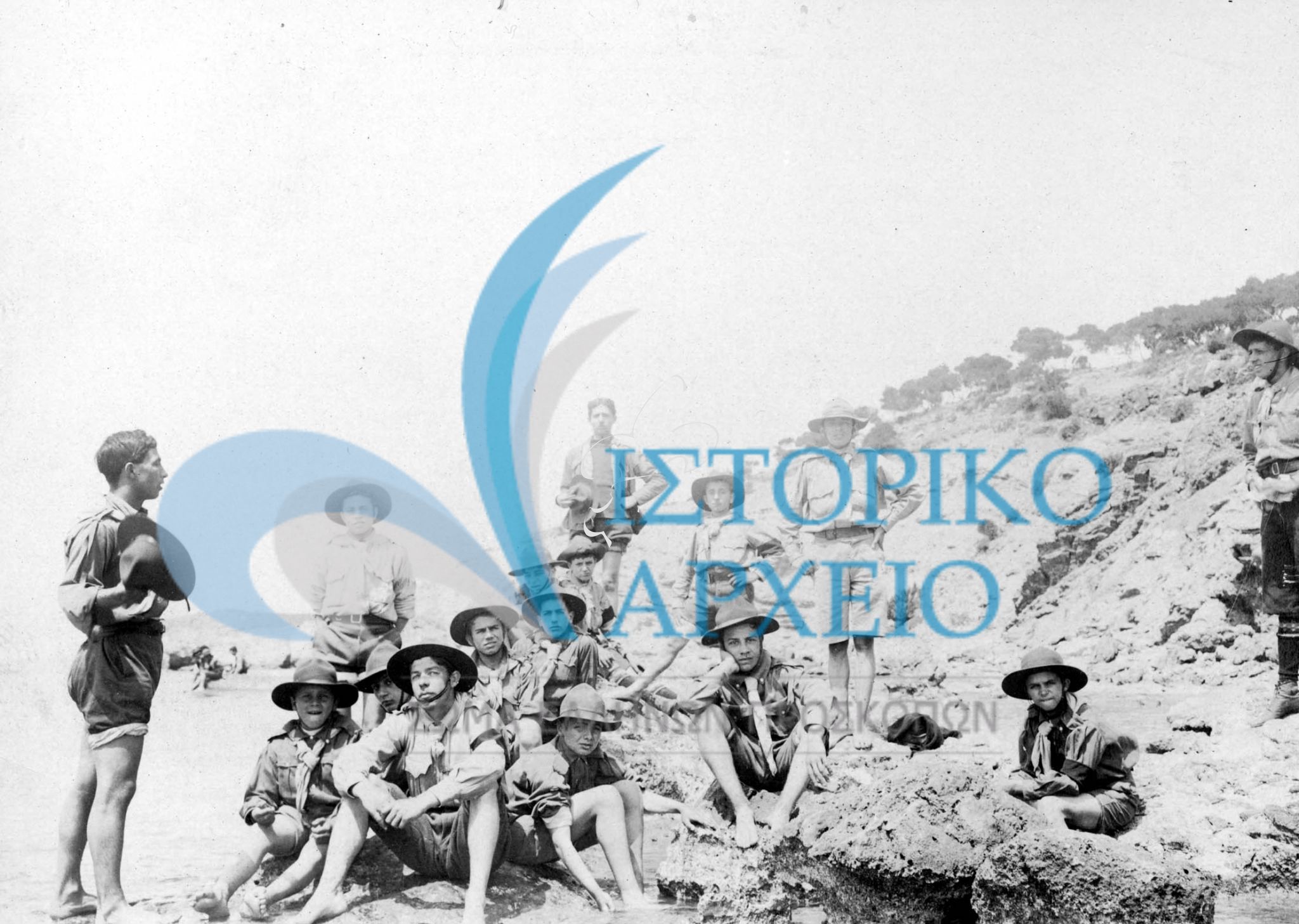 Εκδρομή της 3ης Ομάδας Ναυτοπροσκόπων Αθηνών με αρχηγό τον Γ. Χριστόφη σε εκδρομή στο Κοντοπήγαδο Γλυφάδας το 1913.