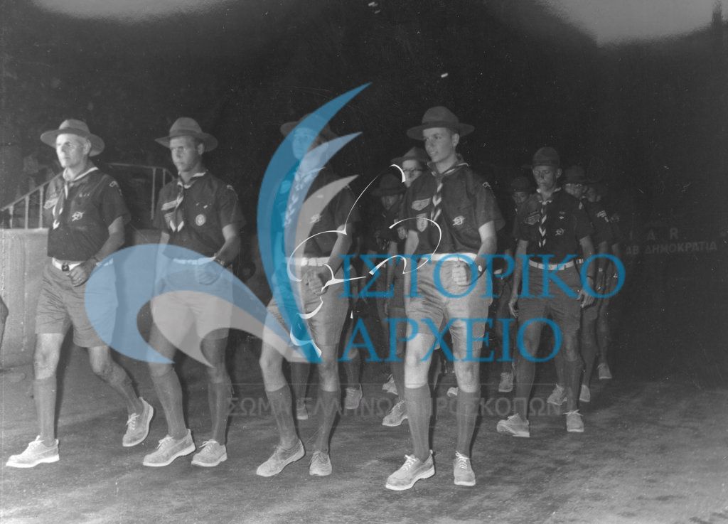 Καναδικοί πρόσκοποι που συμμετείχαν στο 11ο Παγκόσμιο Τζάμπορη του Μαραθώνα στην Διεθνή Προσκοπική Επίδειξη στο Παναθηναϊκό Στάδιο τον Αύγουστο του 1963.