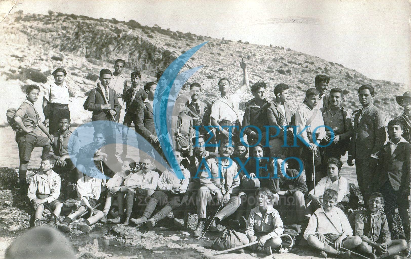 Πρόσκοποι της 9ης Ομάδας Αθηνών σε εκδρομή στη Βάρη και τη Βουλιαγμένη την Άνοιξη του 1924