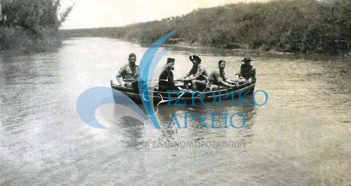 Ελληνες Πρόσκοποι Ιεροσολύμων  εκδρομή στο ποταμό Ιόππη το 1932 Αρχηγός Αργύρης Ιγνατιάδης
