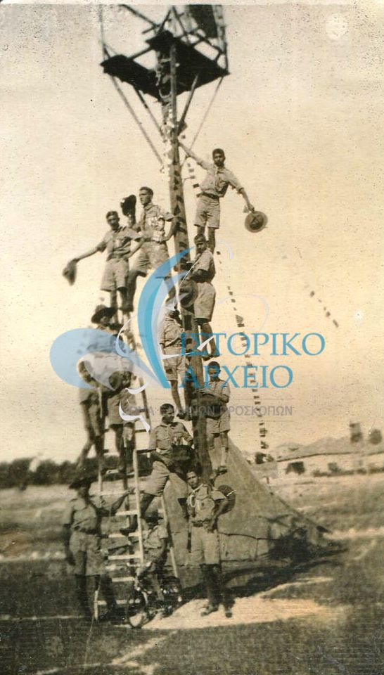 Έλληνες Πρόσκοποι Ιεροσολύμων σε επίδειξη το 1935 Αρχηγός Αργύρης Ιγνατιάδης 