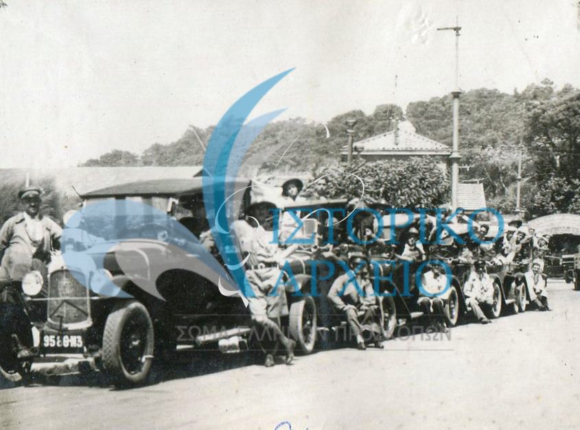 Τα αυτοκίνητα που μας περίμεναν για την επίσκεψη στη Μασαλία 24 Ιουλίου 1929