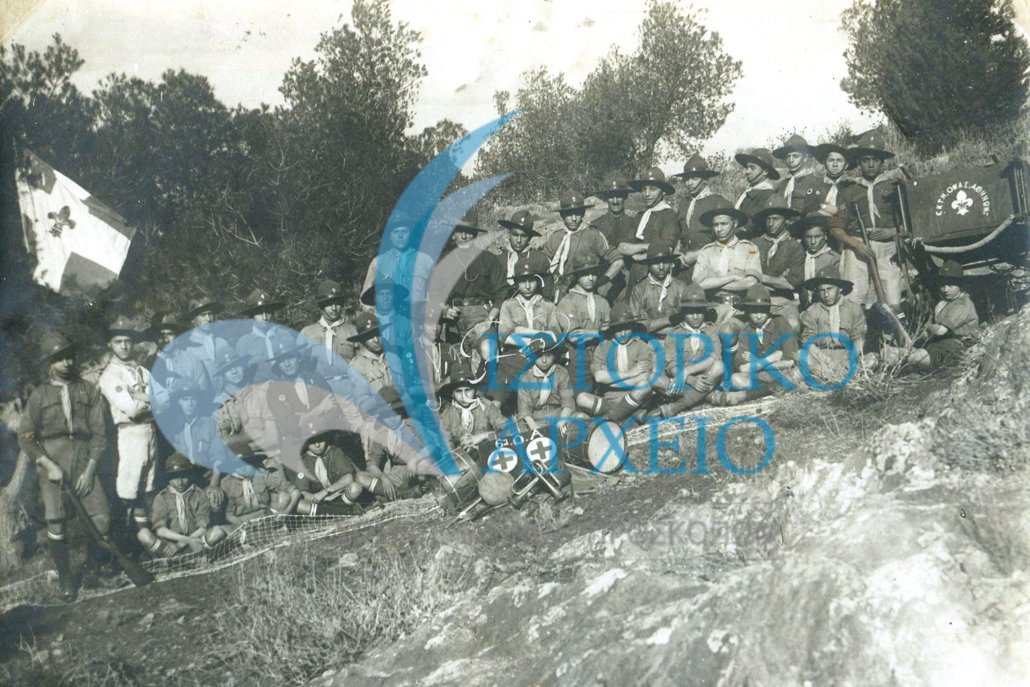 Η 6η Ομάδα Προσκόπων Αθηνών σε εκδρομή το 1925 με αρχηγό το Χρ. Μπρισιμιτζάκη.