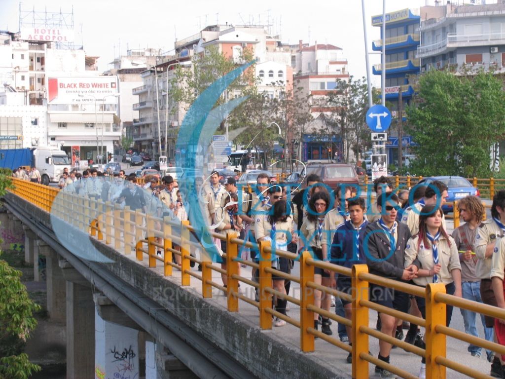 Ανιχνευτές στη γέφυρα Πηνειού κατά την διάρκεια της 23ης Πανελλήνιας Ανιχνευτικής Πολιτιστικής Ενημέρωσης το 2007.