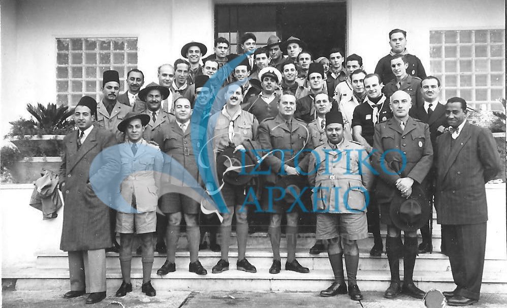 Έλληνες πρόσκοποι της Αλεξάνδρειας με Αιγύπτιους προσκόπους σε συνάντηση το 1954.