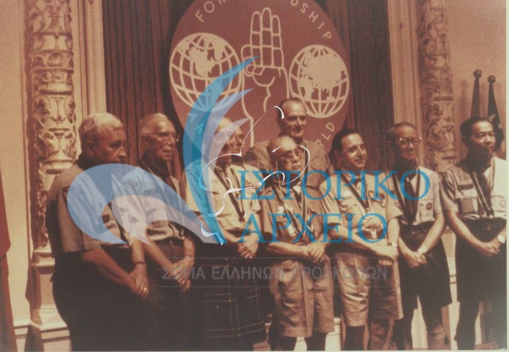 Ο Δ. Μακρίδης μετά την απονομή του Χάλκινου Λύκου στο Παγκόσμιο Συνέδριο του Σιάτλ το 1967.