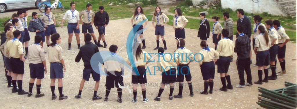 Ανιχνευτές της Αθήνας σε κινητικό τραγούδι το 2008. Φωτογραφία του Λεωνίδα Σαμπάνη από φωτογραφικό διαγωνισμό ανιχνευτών.