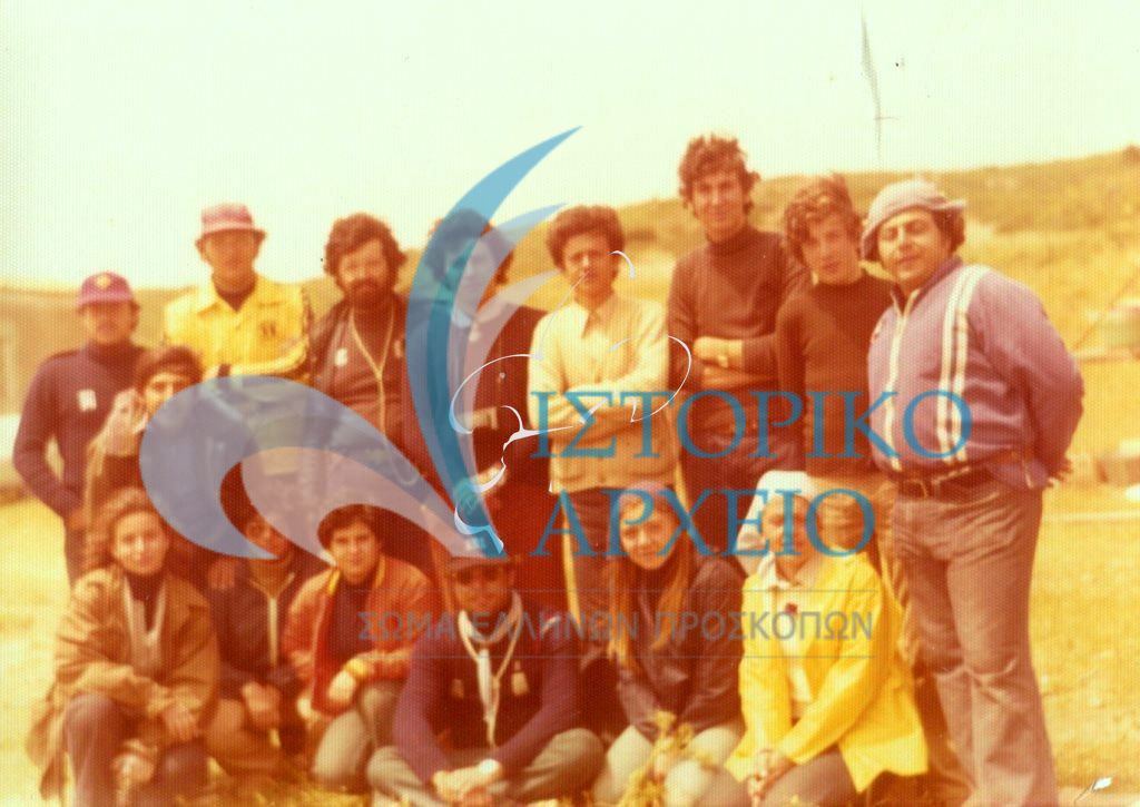 1η κοινή ναυτοπροπέδευση με το Σώμα Ελληνίδων Οδηγών στο Σούνιο το 1975. 