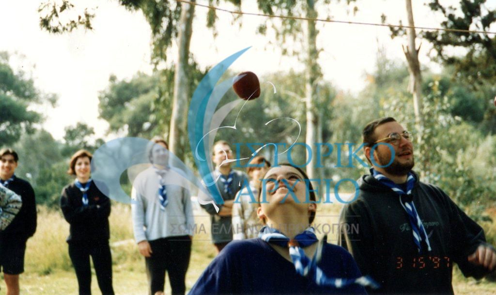 Ζωηρά παιχνίδια σε σχολή εκπαίδευσης βαθμοφόρων στο ΠΥΒΑ το 1997.