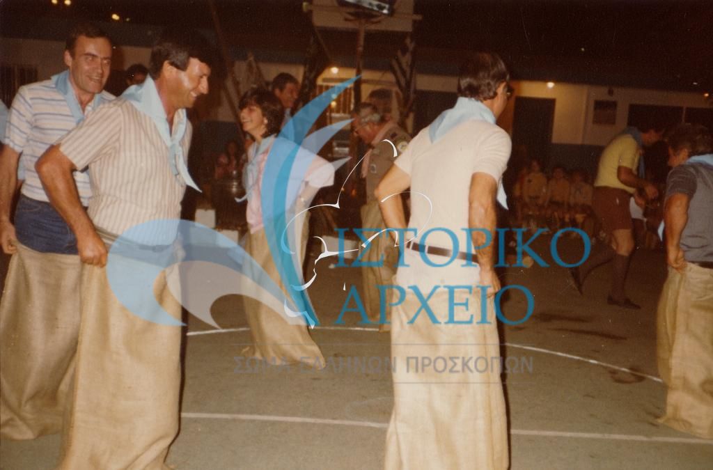 Χριστουγεννιάτικη δράση των Ελλήνων Προσκόπων στη Τζέντα της Σαουδικής Αραβίας το 1982. 