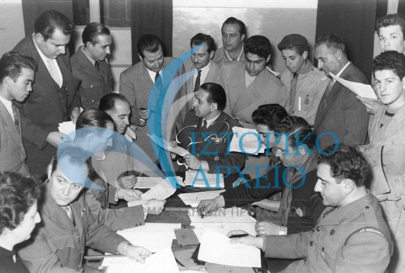 Ο έφορος Δ. Μακρίδης συντονίζει την συλλογή υπογραφών υπέρ του Κύπριου ήρωα Μιχαήλ Καραολή.