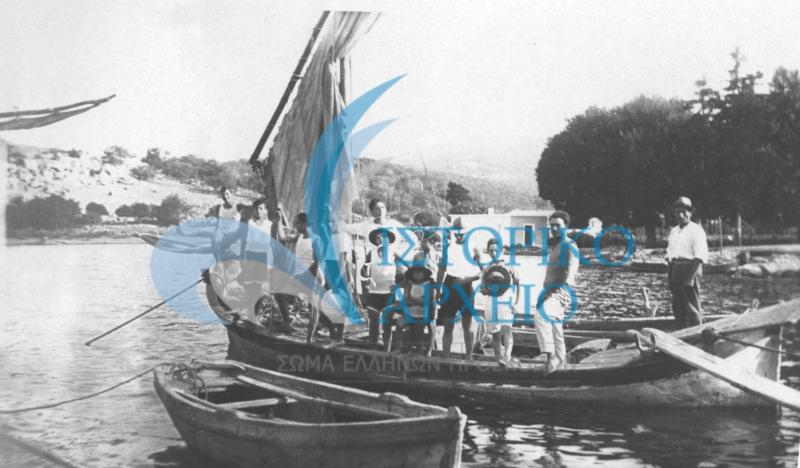 Η 2η Ομάδα Κέρκυρας σε εκδρομή στη Κασσιόπη το 1929.