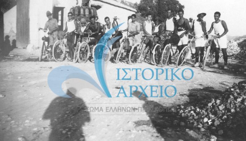 Πρόσκοποι της 2ης Ομάδας Κέρκυρας με τα ποδήλατα στην τριήμερη εκδρομή στο Σιδάρι.