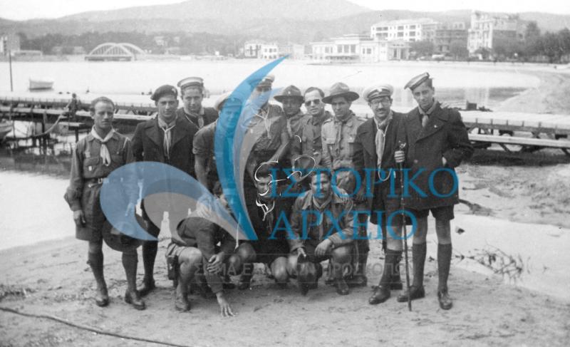 Πρόσκοποι από την Αθήνα σε εκδρομή στην Κυανή Ακτή των Παρισίων το Πάσχα του 1951.