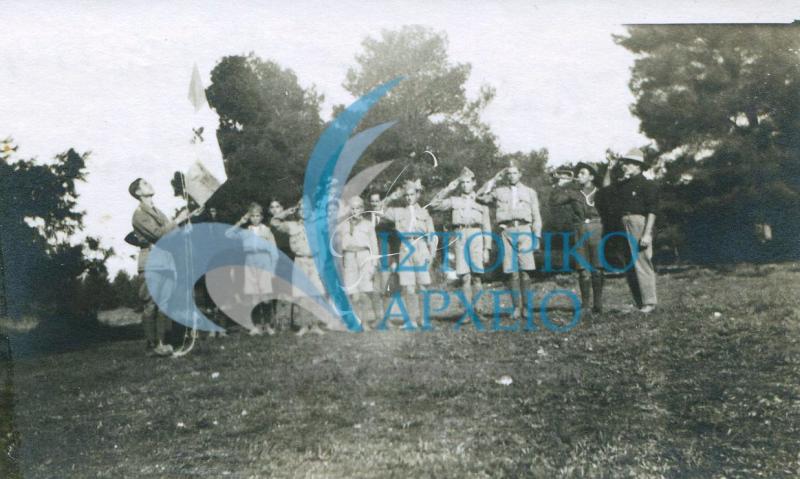 H 6η Ομάδα Προσκόπων Αθηνών με Αρχηγό τον Χρ.Μπρισιμιτζάκη σε εκδρομή στην Καλογρέζα στις 2 Νοεμβρίου 1924