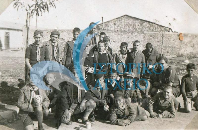 Η Αγέλη του 6ου Συστήματος Αθηνών το 1936 γιορτάζει τον πρώτο χρόνο αναγνώρισης της