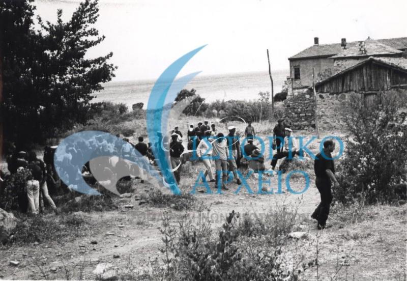 Πρόσκοποι καταφθάνουν για επίσκεψη στο Άγιον Όρος στο πλαίσιο των δράσεων της 1ης Πανευρωπαϊκής Ναυτοπροσκοπικής Ρεγκάτας στη Θεσσαλονίκη το 1966.