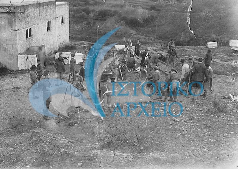 Πρόσκοποι της Αθήνας σε εκδρομή το 1945.