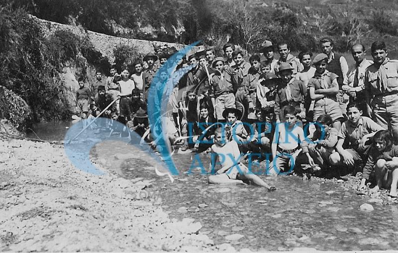 Η 11η Ομάδα Αθηνών σε εκδρομή το 1945.