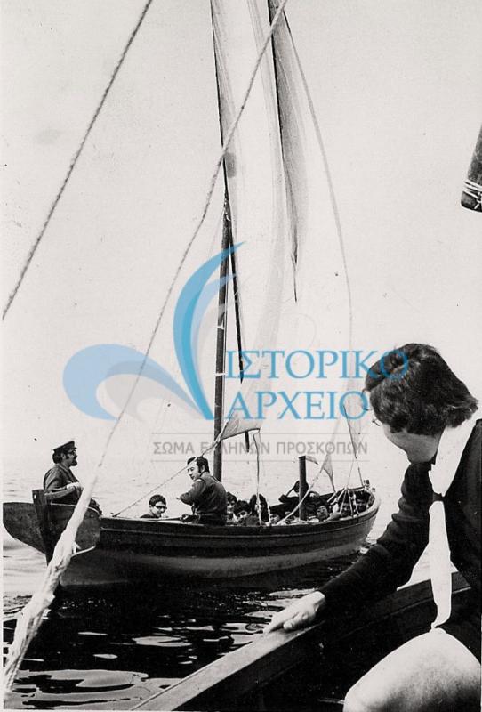 Ναυτοπρόσκοποι του 28ου Θεσσαλονίκης με την βάρκα τους ανοικτά του Θερμαϊκού την ημέρα των Θεοφανείων το 1965.