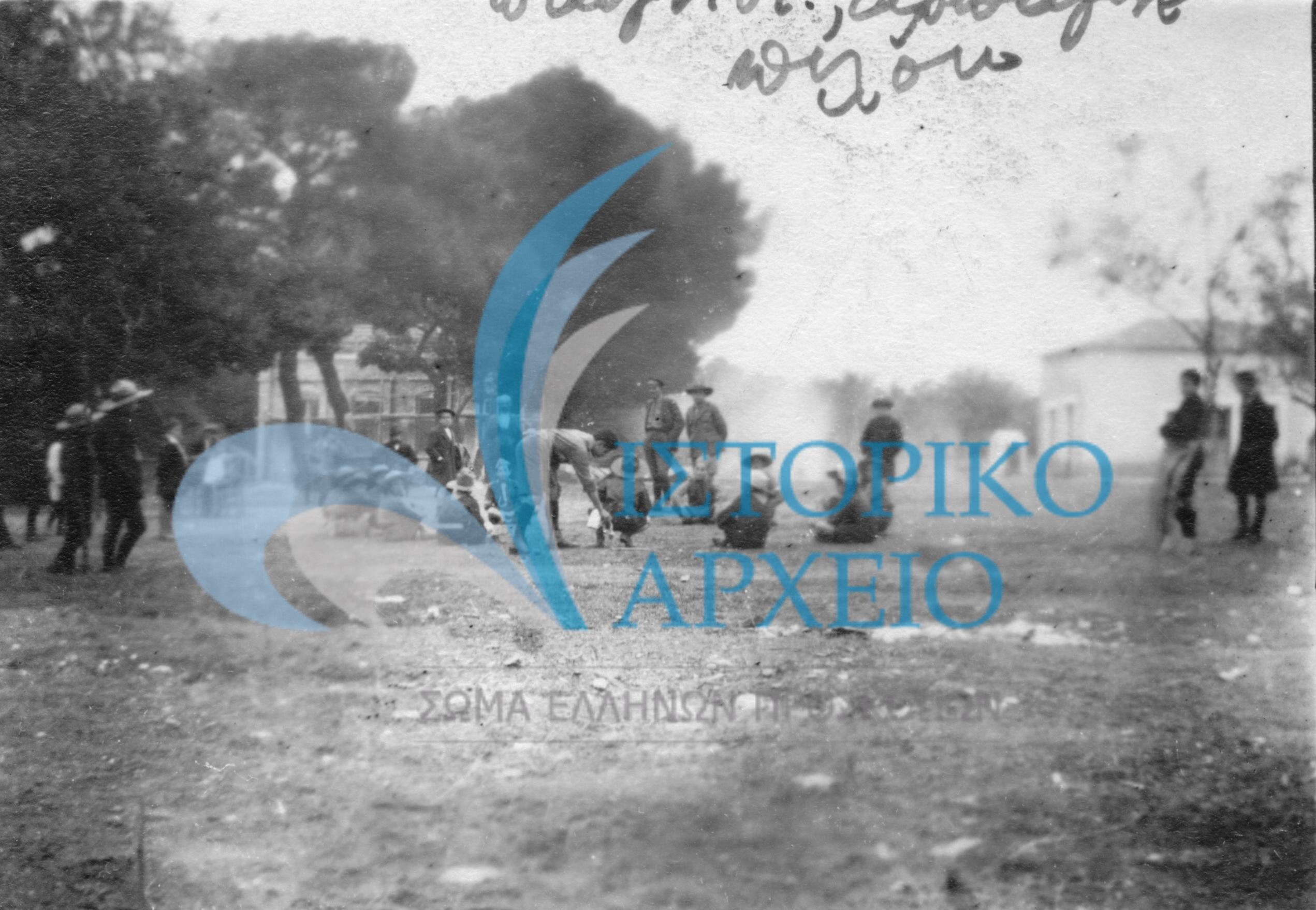 Οι πρώτες μεγάλες κατασκηνώσεις, οι προσκοπικές επιδείξεις στο Παναθηναϊκό Στάδιο και δράσεις στην δεύτερη δεκαετία ζωής των Ελλήνων Προσκόπων. 