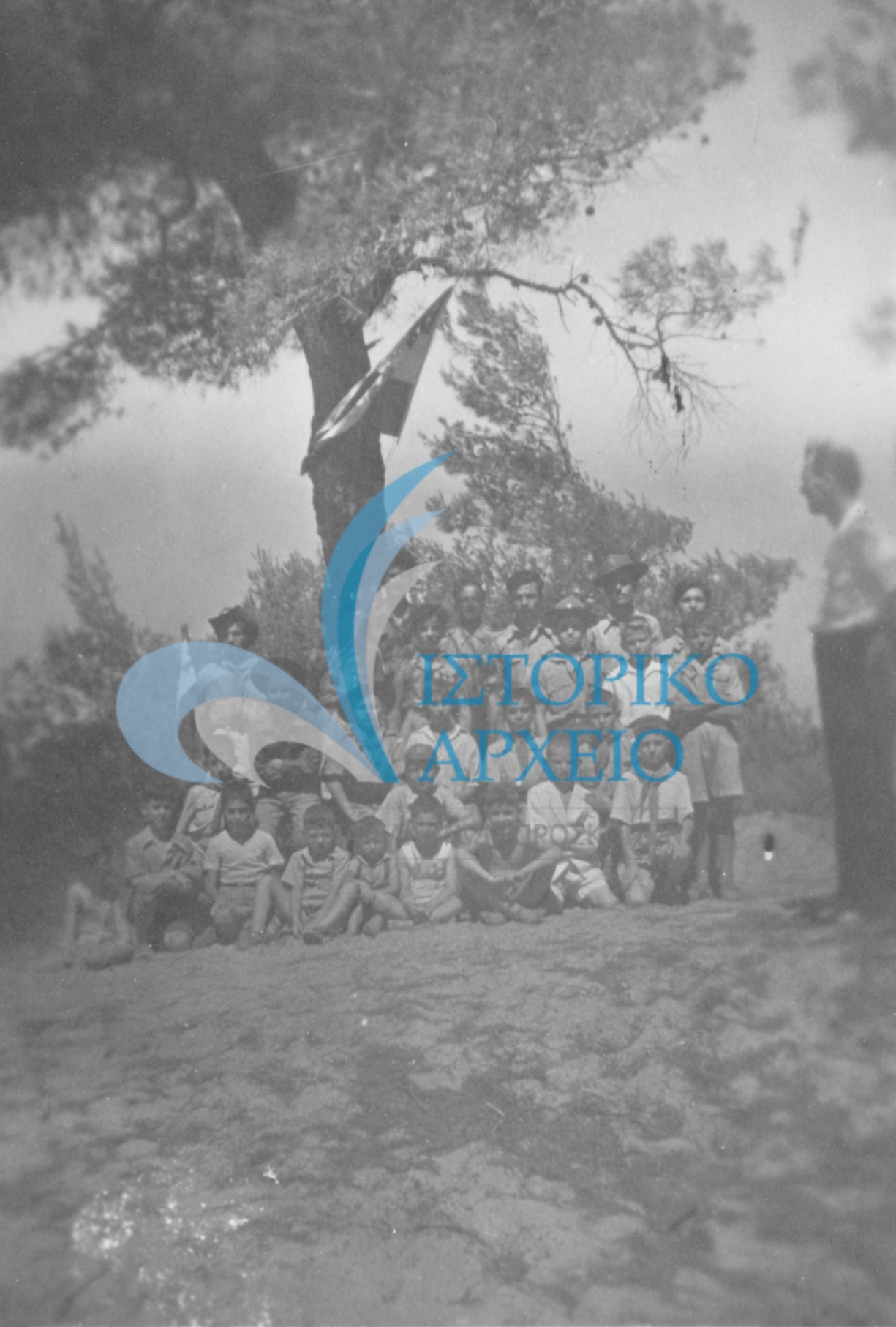 Εκδρομή της 3ης Αγέλης Υμηττού την Πρωτομαγιά του 1949 στο Κτήμα Γερουλάνου στον Άλιμο.