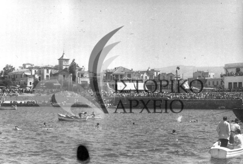 Στιγμιότυπο από Αγώνες Ναυτοπροσκόπων στα ανοικτά το Παλαιού Φαλήρου το 1948.