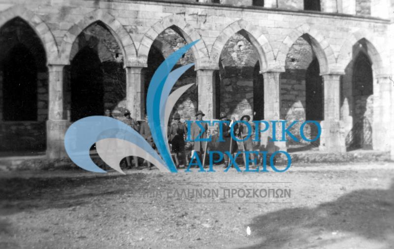 Η 6η Ομάδα Αθηνών σε εκδρομή στο Μέγαρο Δουκίσης Πλακεντίας στην Πεντέλη το 1939.