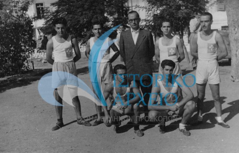 Πρόσκοποι αθλητές στη Χαλκίδα. Μεταξύ τους ο Γ. Λαουτάρης.