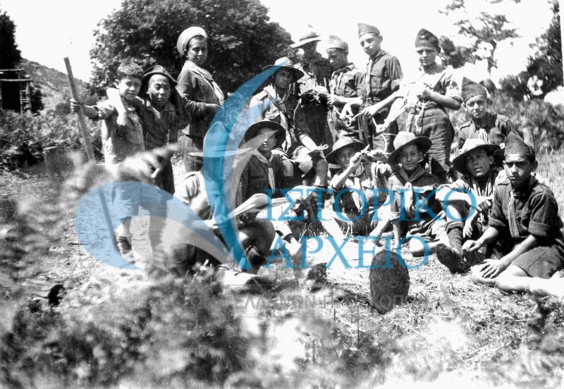 Πρόσκοποι της Θεσσαλονίκης σε κατασκήνωση στον Χορτιάτη το 1928.