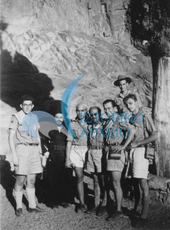 Πρόσκοποι σε εκδρομή στο Σινά το 1947.