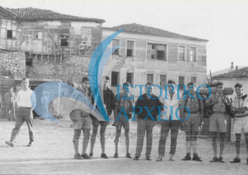 Ανιχνευτές της 8ης Κοινότητας Αθηνών σε εκδρομή στη Καστοριά το 1961.